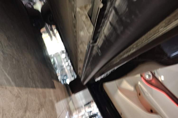 Used VOYAH COURAGE 2025 Model Four-Wheel-Drive Qiankun Edition Right Side Sill
