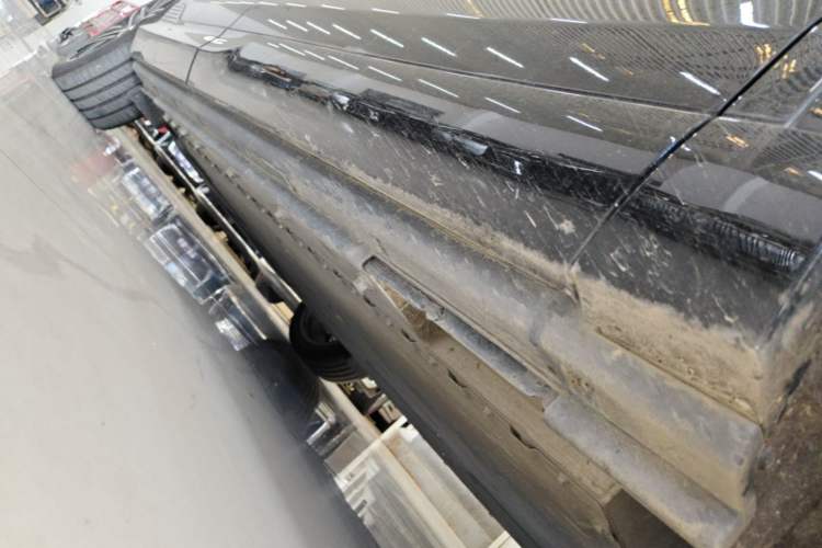 Used VOYAH COURAGE 2025 Model Four-Wheel-Drive Qiankun Edition Right Side Sill