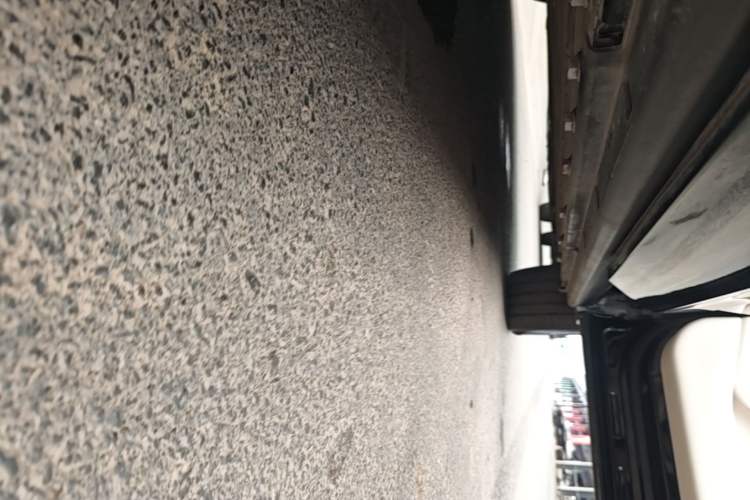 Used VOYAH COURAGE 2025 Model Rear-Drive Qiankun Edition Right Side Sill