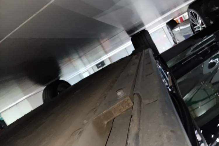 Used VOYAH COURAGE 2025 Model Four-Wheel-Drive Qiankun Edition Right Side Sill