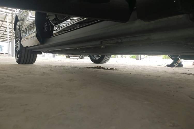 Used VOYAH COURAGE 2025 Model Four-Wheel-Drive Qiankun Edition Right Side Sill