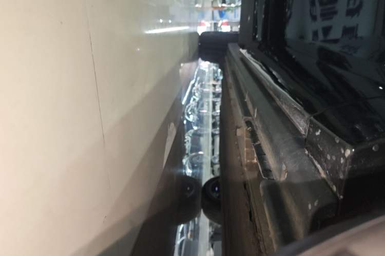 Used VOYAH COURAGE 2025 Model Four-Wheel-Drive Qiankun Edition Right Side Sill
