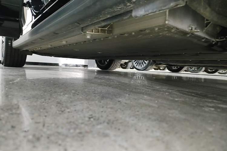 Used VOYAH COURAGE 2025 Model Four-Wheel-Drive Qiankun Edition Right Side Sill