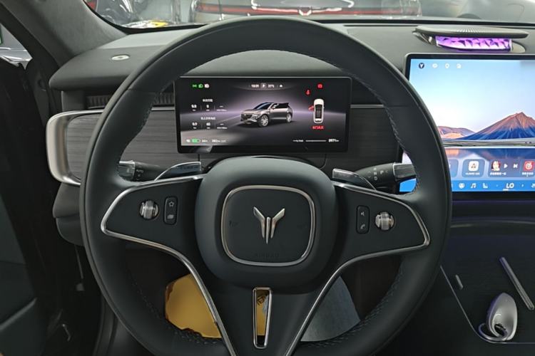 Used VOYAH COURAGE 2025 Model Four-Wheel-Drive Qiankun Edition Steering Wheel