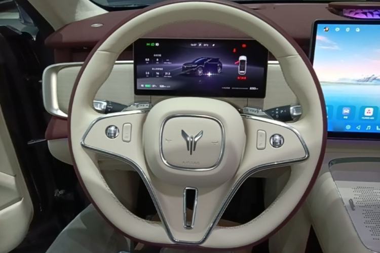 Used VOYAH COURAGE 2025 Model Four-Wheel-Drive Qiankun Edition Steering Wheel