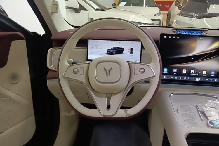 Used VOYAH COURAGE 2025 Model Four-Wheel-Drive Qiankun Edition Steering Wheel