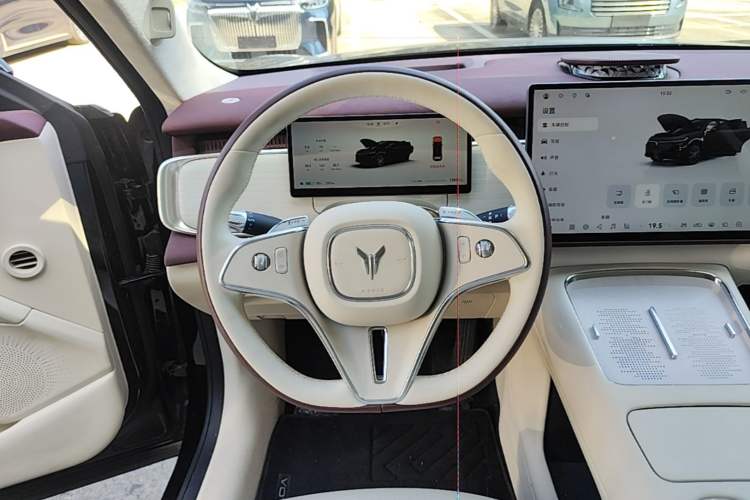Used VOYAH COURAGE 2025 Model Four-Wheel-Drive Qiankun Edition Steering Wheel