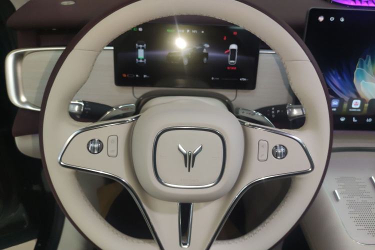 Used VOYAH COURAGE 2025 Model Four-Wheel-Drive Qiankun Edition Steering Wheel