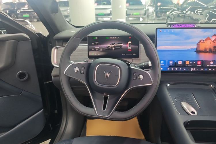 Used VOYAH COURAGE 2025 Model Four-Wheel-Drive Qiankun Edition Steering Wheel