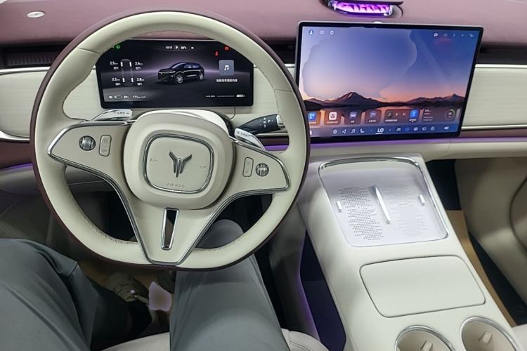 Used VOYAH COURAGE 2025 Model Four-Wheel-Drive Qiankun Edition Steering Wheel