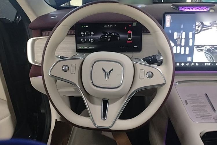Used VOYAH COURAGE 2025 Model Four-Wheel-Drive Qiankun Edition Steering Wheel