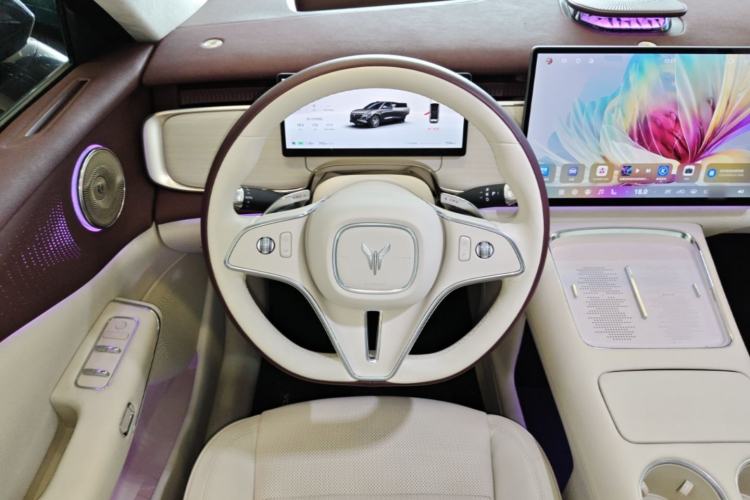 Used VOYAH COURAGE 2025 Model Four-Wheel-Drive Qiankun Edition Steering Wheel
