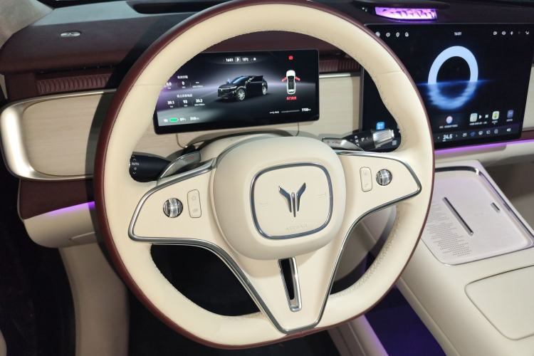 Used VOYAH COURAGE 2025 Model Four-Wheel-Drive Qiankun Edition Steering Wheel