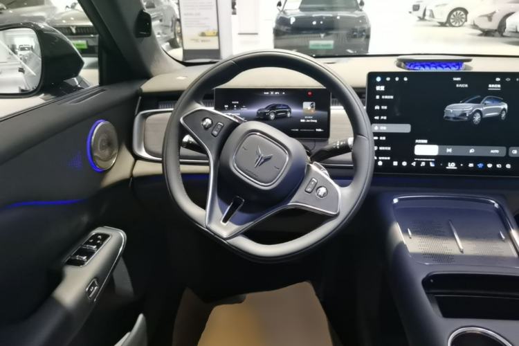 Used VOYAH COURAGE 2025 Model Four-Wheel-Drive Qiankun Edition Steering Wheel