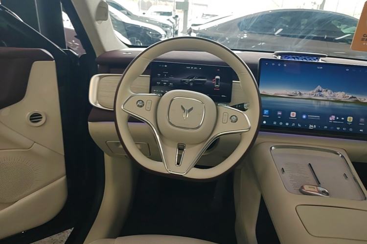 Used VOYAH COURAGE 2025 Model Four-Wheel-Drive Qiankun Edition Steering Wheel