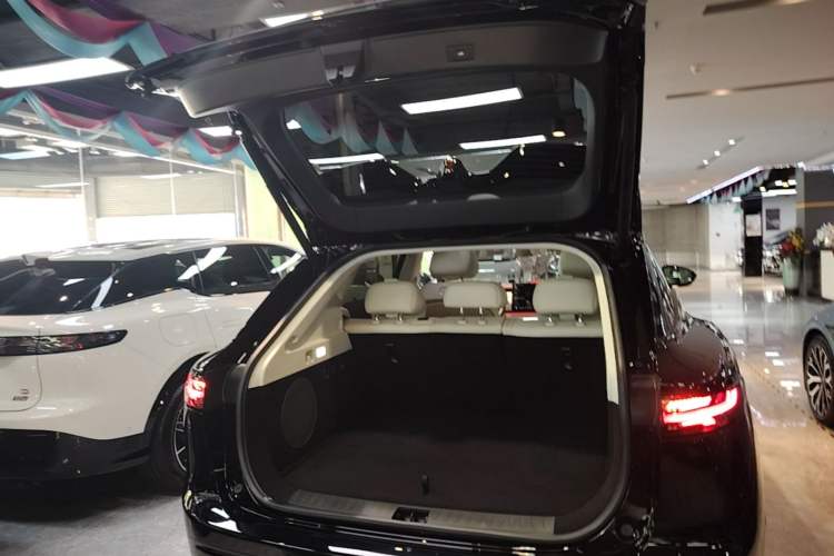 Used VOYAH COURAGE 2025 Model Four-Wheel-Drive Qiankun Edition Trunk