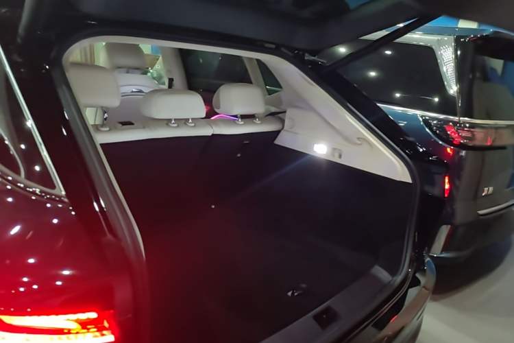 Used VOYAH COURAGE 2025 Model Four-Wheel-Drive Qiankun Edition Trunk
