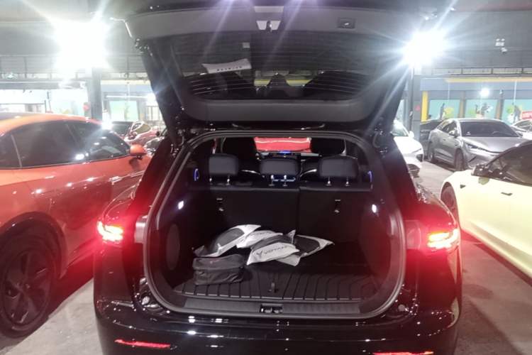 Used VOYAH COURAGE 2025 Model Rear-Drive Qiankun Edition Trunk