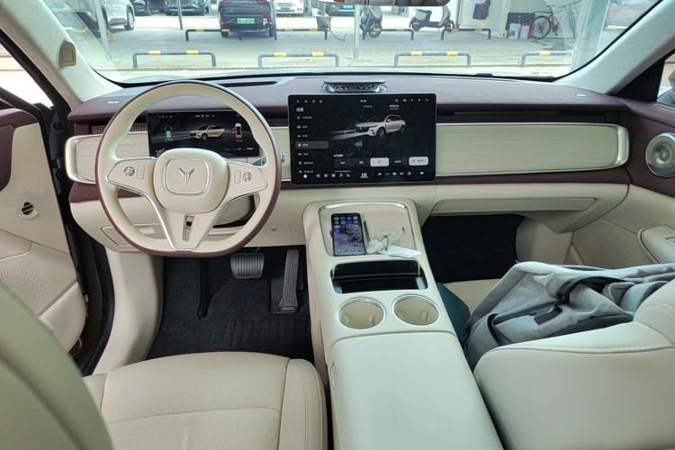 Used VOYAH COURAGE 2025 Model Rear-Drive Qiankun Edition Center Console