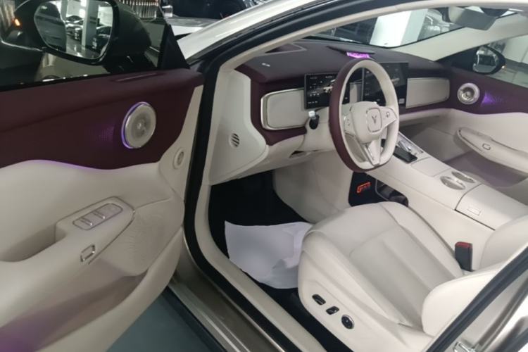 Used VOYAH COURAGE 2025 Model Four-Wheel-Drive Qiankun Edition Driver Seat