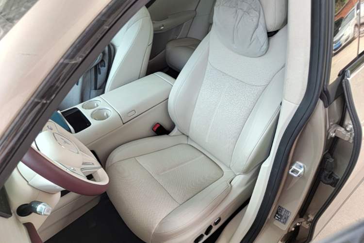 Used VOYAH COURAGE 2025 Model Rear-Drive Qiankun Edition Left Front Seat