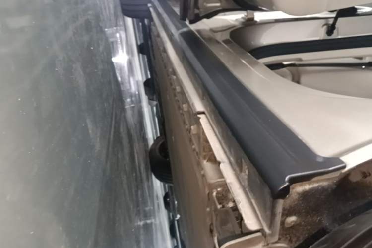 Used VOYAH COURAGE 2025 Model Four-Wheel-Drive Qiankun Edition Left Side Sill