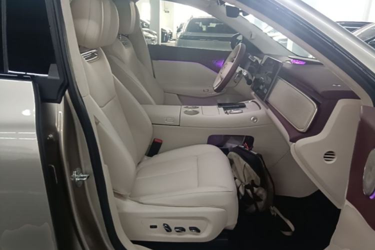 Used VOYAH COURAGE 2025 Model Four-Wheel-Drive Qiankun Edition Right Front Seat