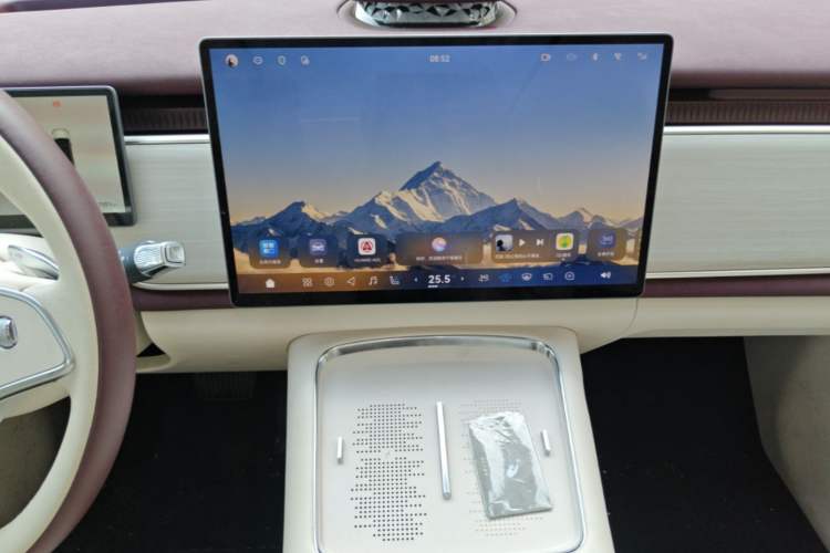 Used VOYAH COURAGE 2025 Model Four-Wheel-Drive Qiankun Edition Audio And AC Panel