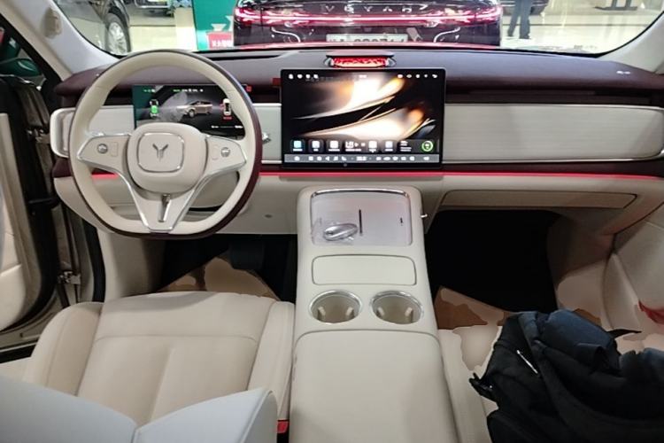 Used VOYAH COURAGE 2025 Model Rear-Drive Qiankun Edition Center Console
