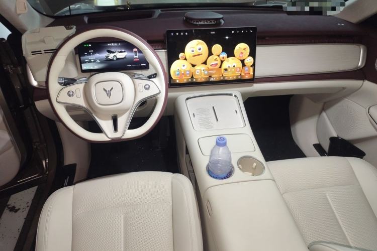 Used VOYAH COURAGE 2025 Model Four-Wheel-Drive Qiankun Edition Center Console