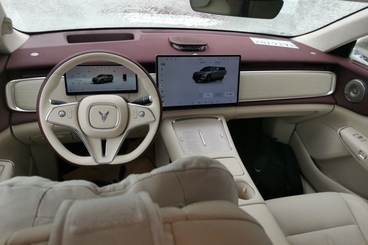Used VOYAH COURAGE 2025 Model Rear-Drive Qiankun Edition Center Console