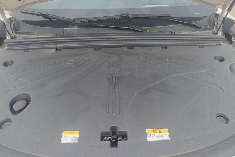 Used VOYAH COURAGE 2025 Model Rear-Drive Qiankun Edition Engine Bay