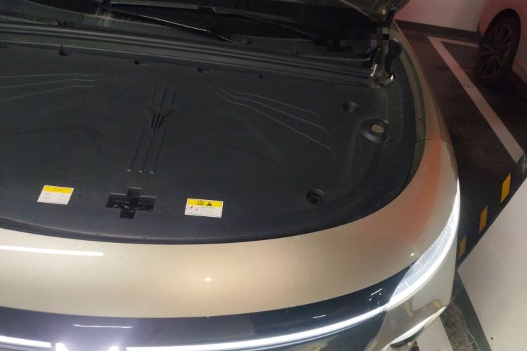 Used VOYAH COURAGE 2025 Model Four-Wheel-Drive Qiankun Edition Engine Bay Left