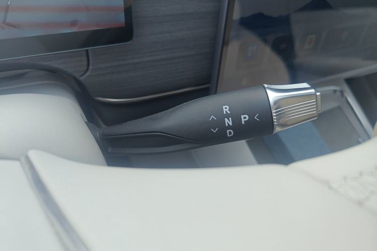 Used VOYAH COURAGE 2025 Model Rear-Drive Qiankun Edition Gear Lever