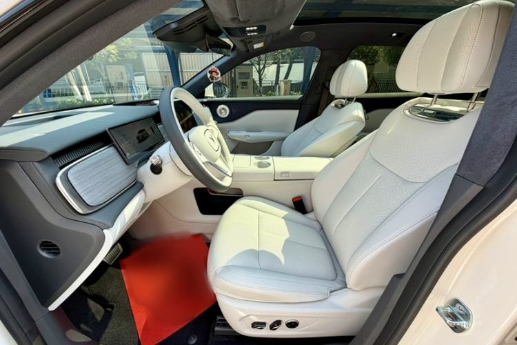Used VOYAH COURAGE 2025 Model Rear-Drive Qiankun Edition Interior 4