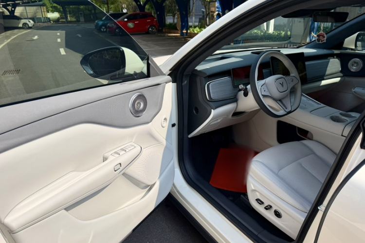 Used VOYAH COURAGE 2025 Model Rear-Drive Qiankun Edition Interior 5