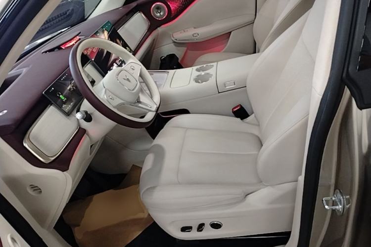 Used VOYAH COURAGE 2025 Model Rear-Drive Qiankun Edition Left Front Seat