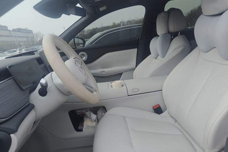 Used VOYAH COURAGE 2025 Model Rear-Drive Qiankun Edition Left Front Seat