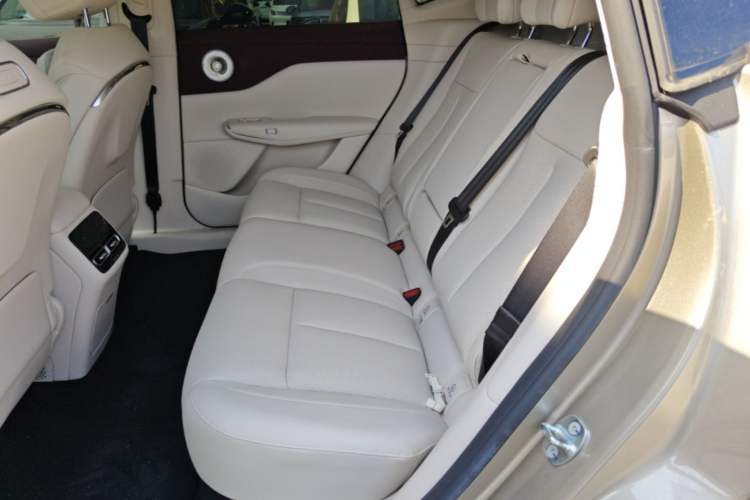 Used VOYAH COURAGE 2025 Model Four-Wheel-Drive Qiankun Edition Left Rear Seat