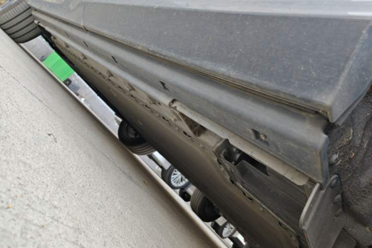Used VOYAH COURAGE 2025 Model Four-Wheel-Drive Qiankun Edition Left Side Sill