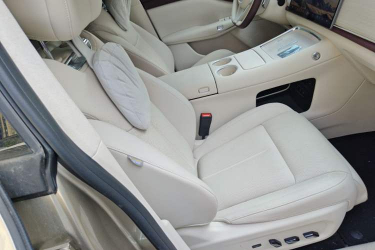 Used VOYAH COURAGE 2025 Model Four-Wheel-Drive Qiankun Edition Right Front Seat