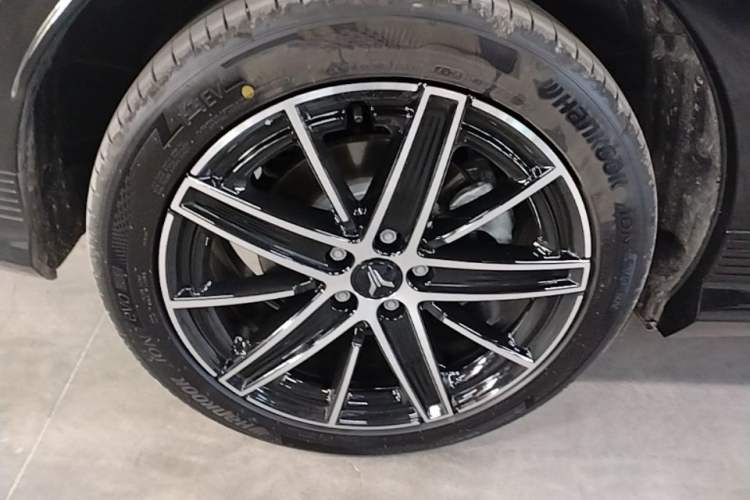Used VOYAH COURAGE 2025 Model Rear-Drive Qiankun Edition Right Rear Wheel Hub