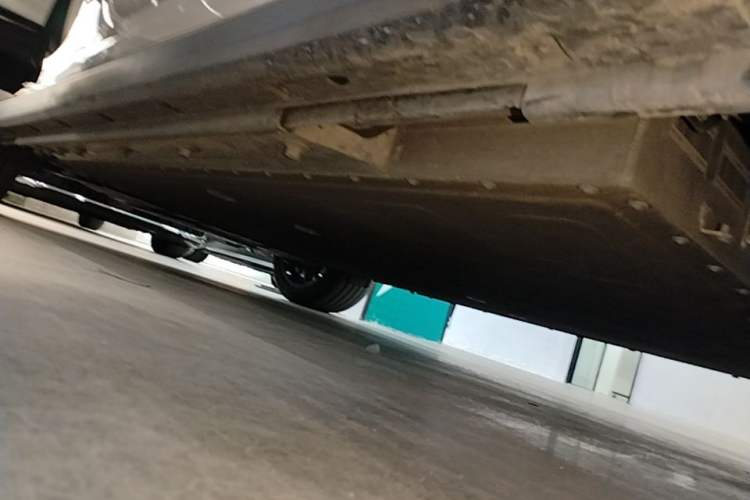 Used VOYAH COURAGE 2025 Model Rear-Drive Qiankun Edition Right Side Sill