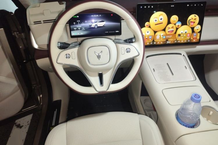 Used VOYAH COURAGE 2025 Model Four-Wheel-Drive Qiankun Edition Steering Wheel