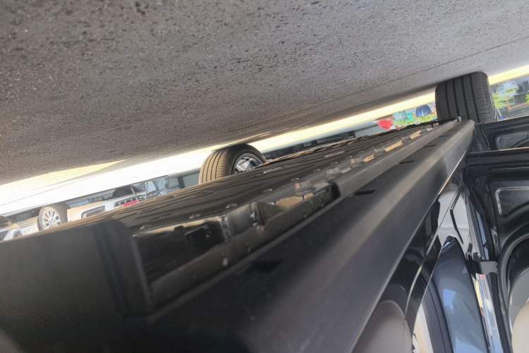 Used VOYAH COURAGE 2025 Model Rear-Drive Qiankun Edition Left Side Sill