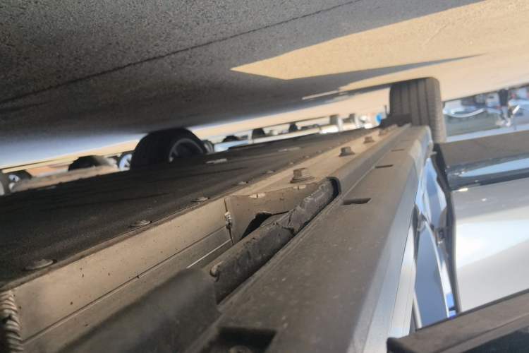 Used VOYAH COURAGE 2025 Model Rear-Drive Qiankun Edition Right Side Sill