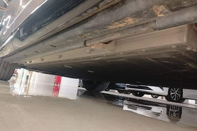Used VOYAH COURAGE 2025 Model Rear-Drive Qiankun Edition Right Side Sill