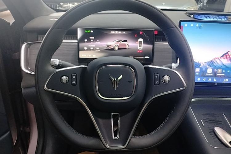 Used VOYAH COURAGE 2025 Model Rear-Drive Qiankun Edition Steering Wheel