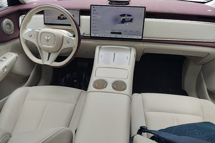 Used VOYAH COURAGE 2025 Model Four-Wheel-Drive Qiankun Edition Center Console