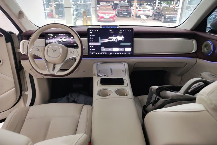 Used VOYAH COURAGE 2025 Model Four-Wheel-Drive Qiankun Edition Center Console